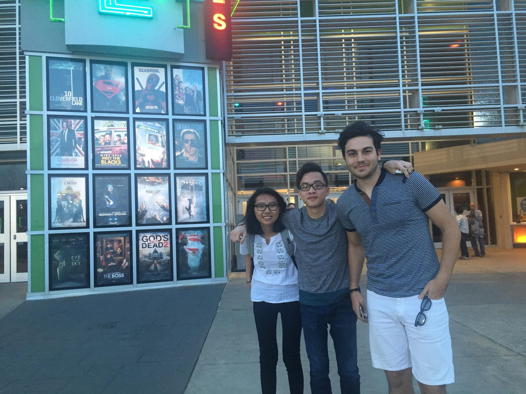 Rave Motion Pictures-小石城必去景点