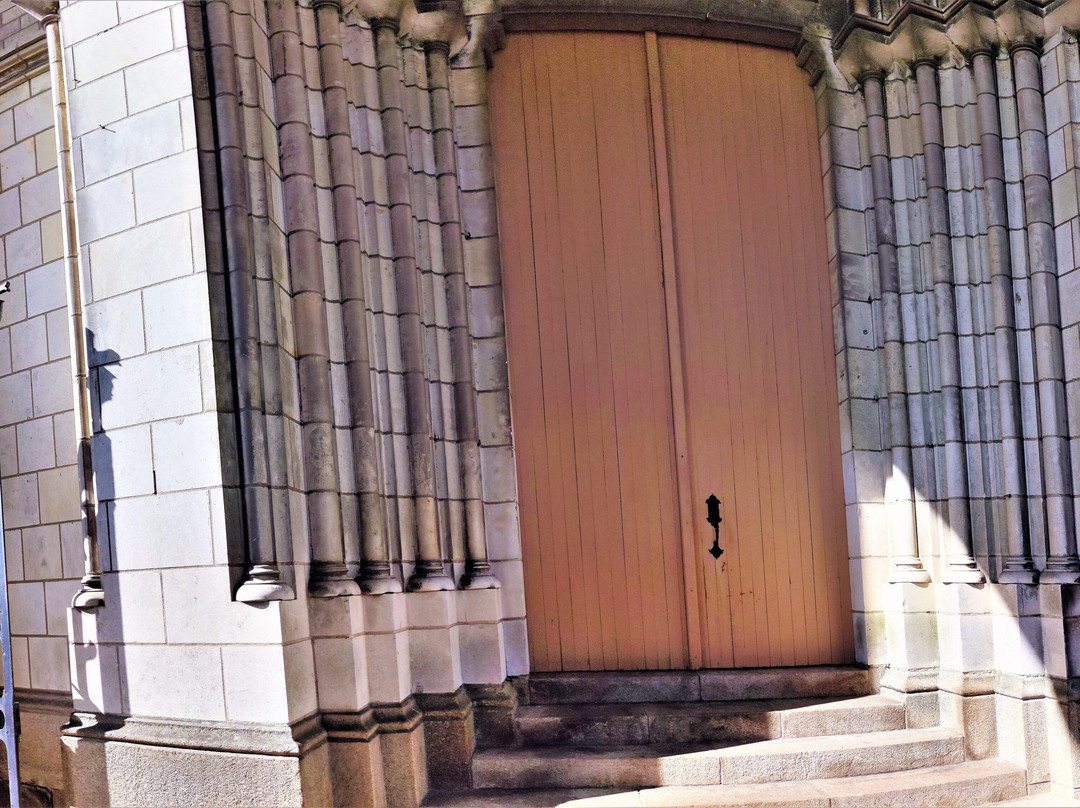 Eglise Saint Pierre de Cholet-绍莱必去景点