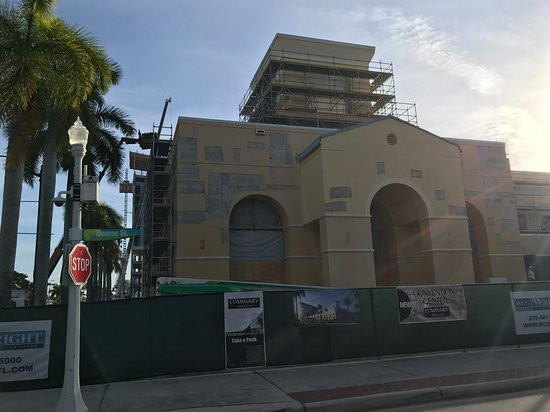 Fort Myers River District-迈尔斯堡必去景点