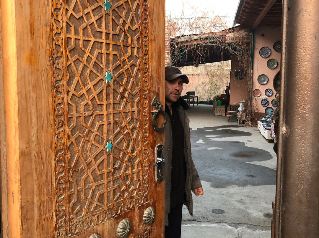 Rustam Usmanov's Workshop景点图片