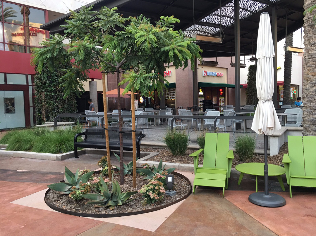 La Palma旅游景点-Cerritos Towne Center