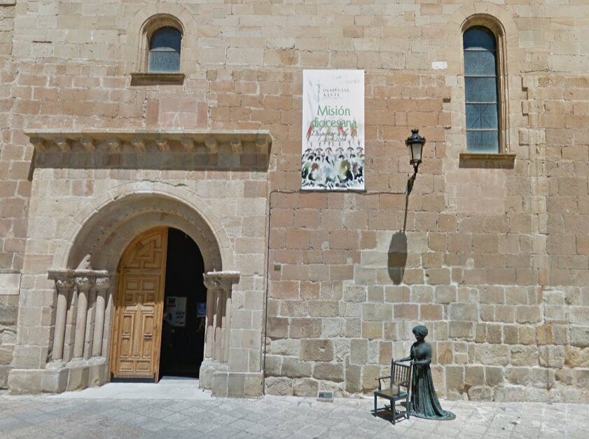 Escultura De Leonor Izquierdo景点图片