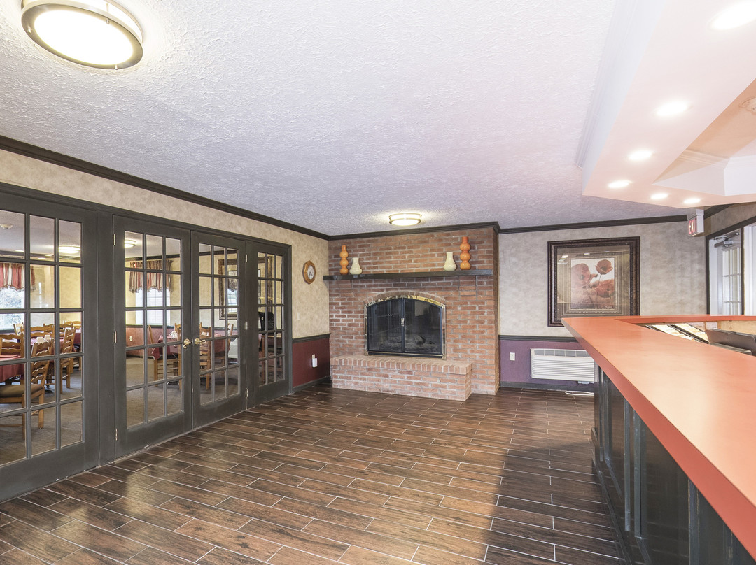 Red Roof Inn Uhrichsville主图