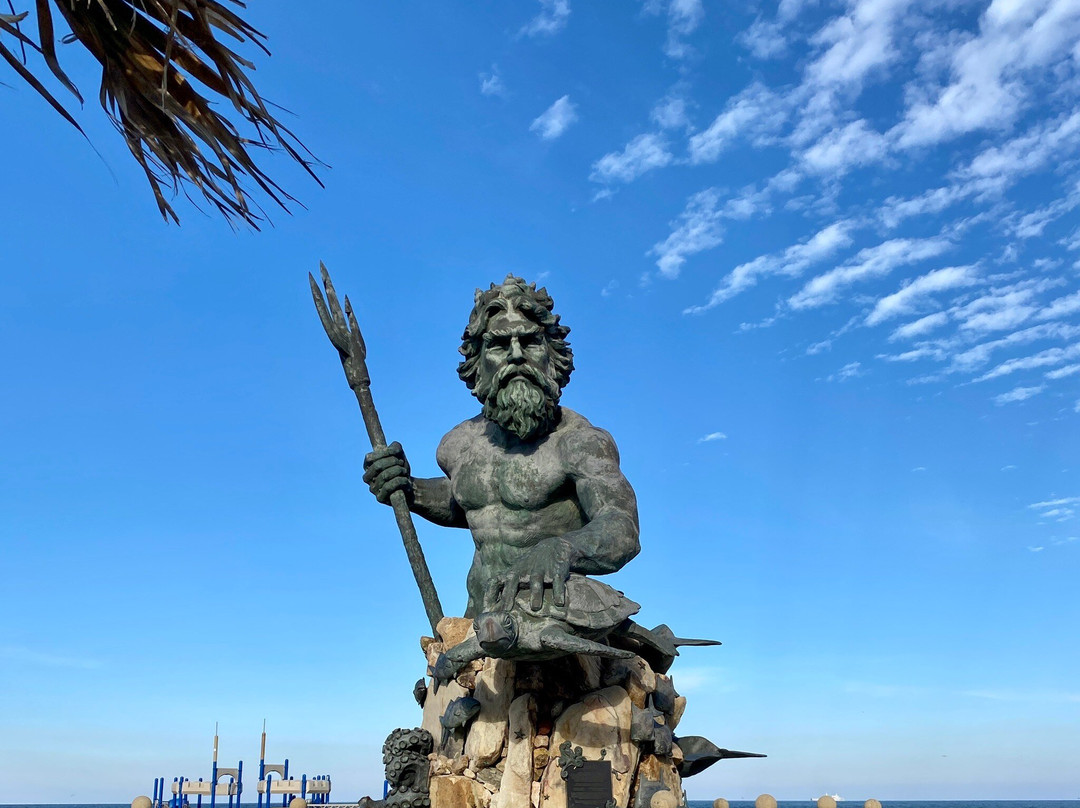 King Neptune Statue on the Boardwalk-弗吉尼亚海滩必去景点