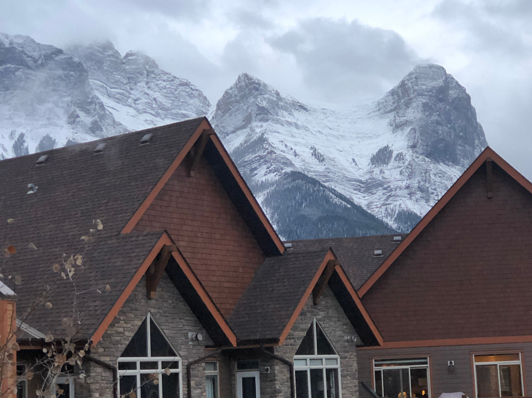 斯通里奇山度假酒店主图