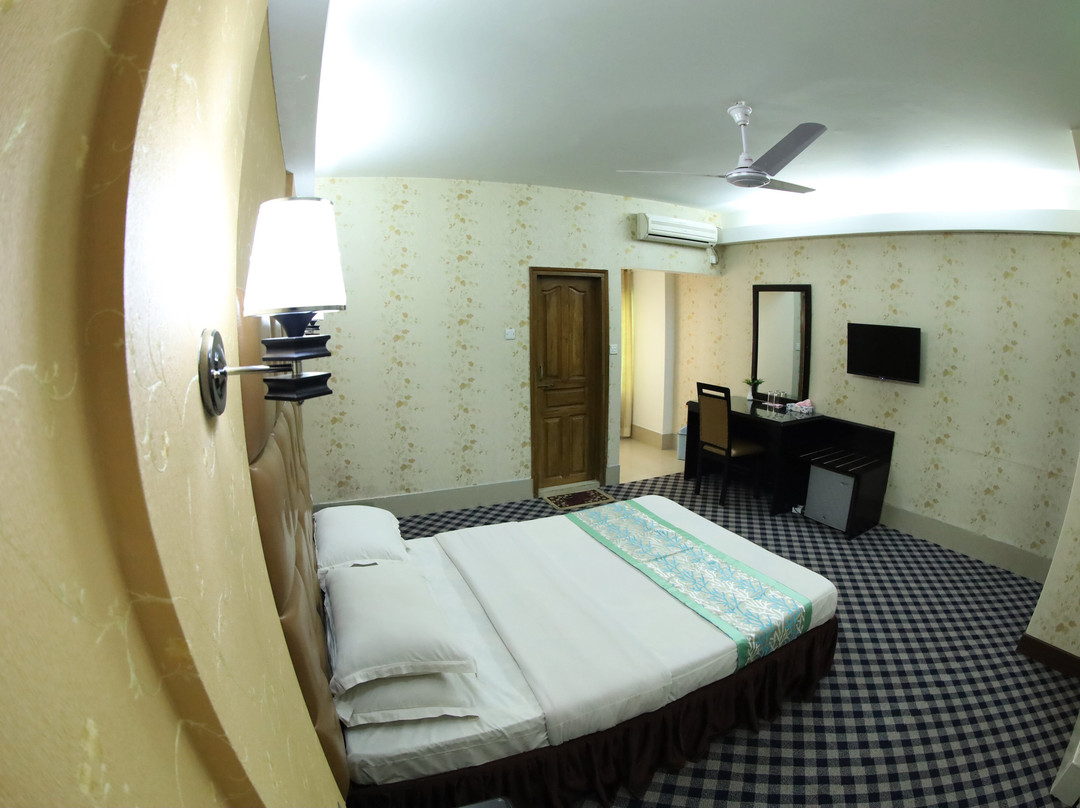 Britannia Hotel主图