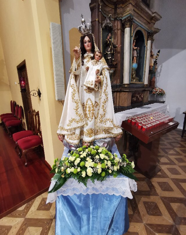 Iglesia de Santiago de Arzua-阿尔苏阿必去景点