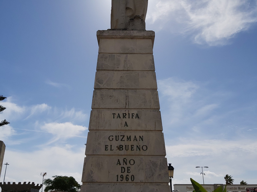 Monumento a Guzman El Bueno-塔里法必去景点