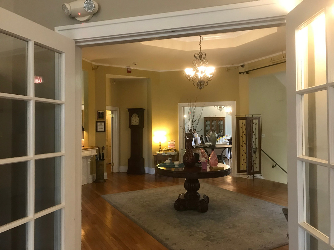 Princess Anne Hotel主图