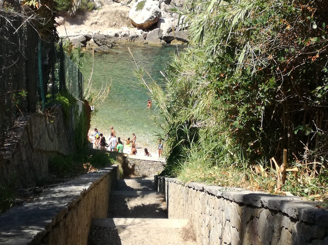 Spiaggia Cala Rossa-Terrasini必去景点