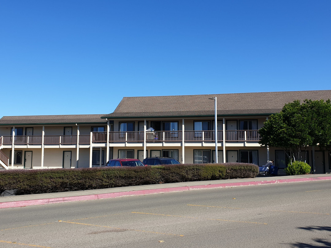 Emerald Dolphin Inn & Mini Golf主图