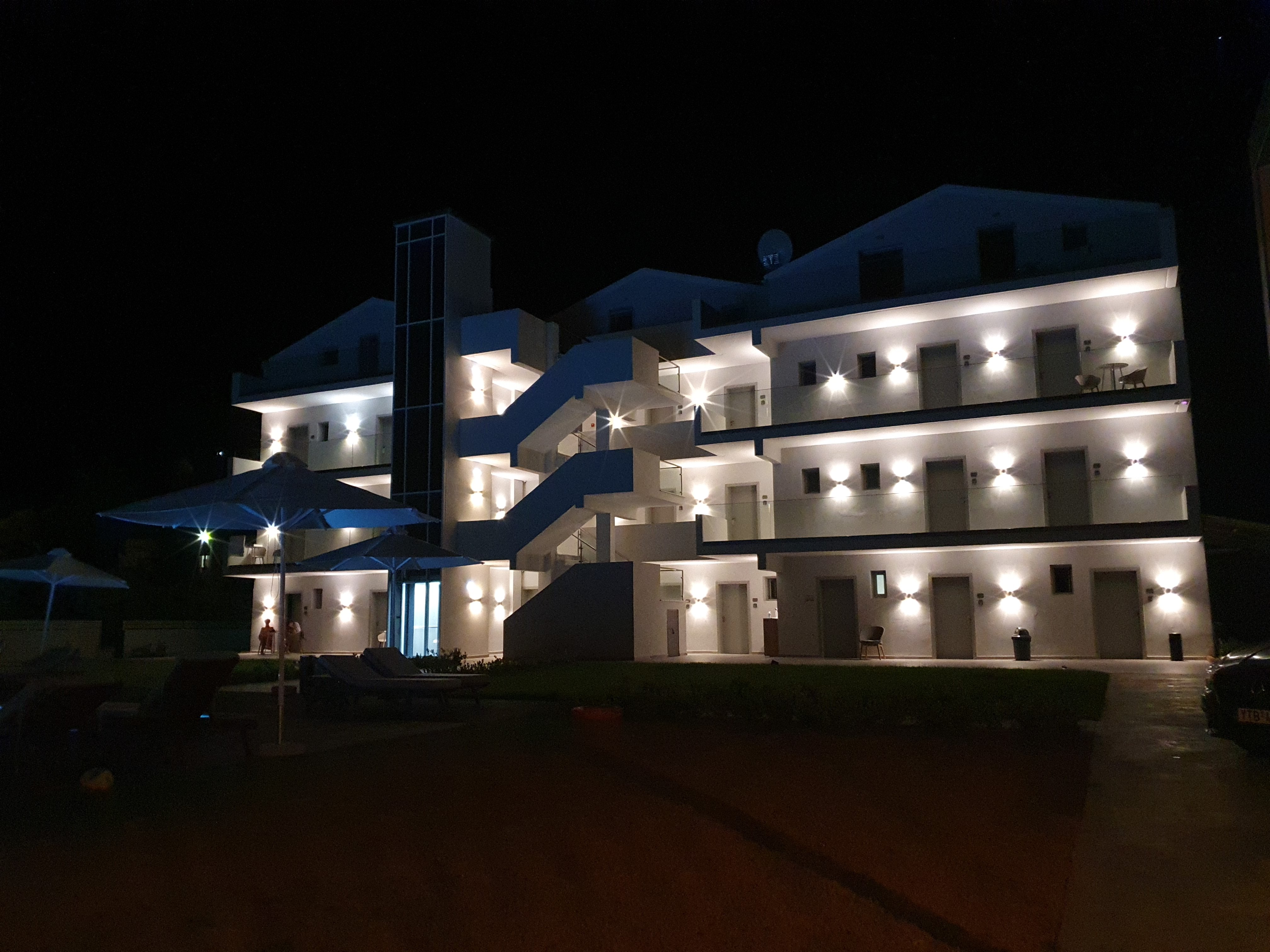 V Luxury Suites-浴室