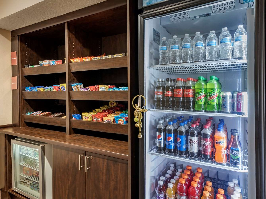 Comfort Suites Terre Haute University Area主图