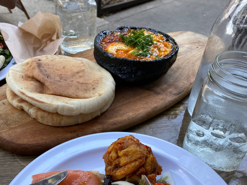 West Stockholm餐馆和美食-Zatar Café & Bistro Inc.