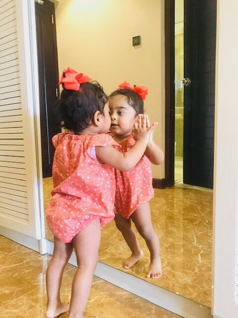 The Golden Crown Hotel主图