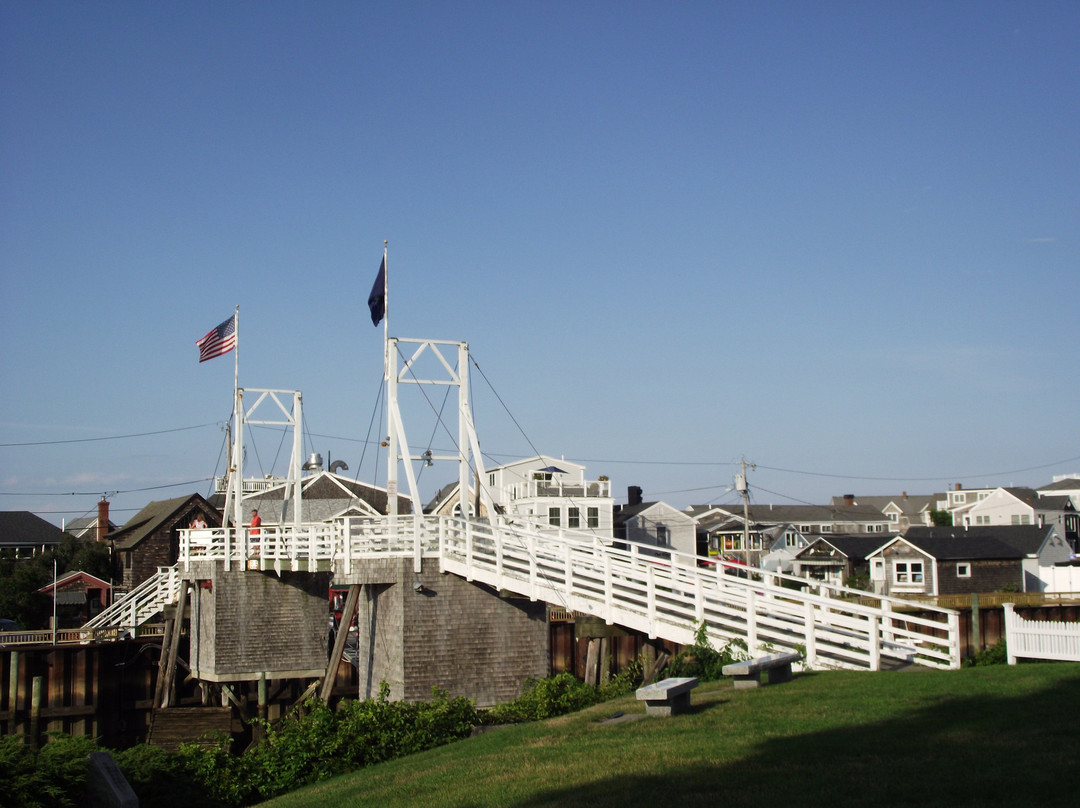 Perkins Cove Draw Bridge景点图片