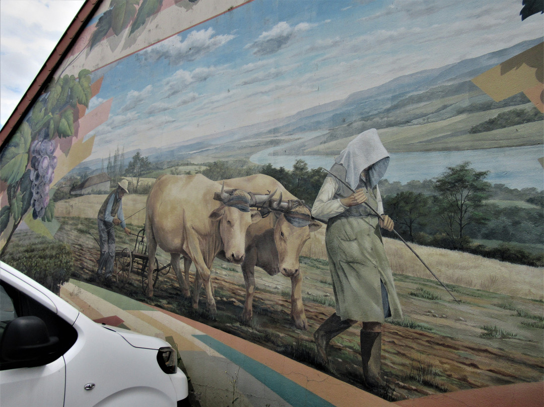 Fresque "Vigne et labour"-Illange必去景点