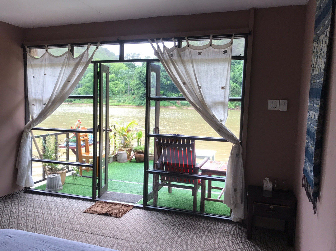 Ou River House主图