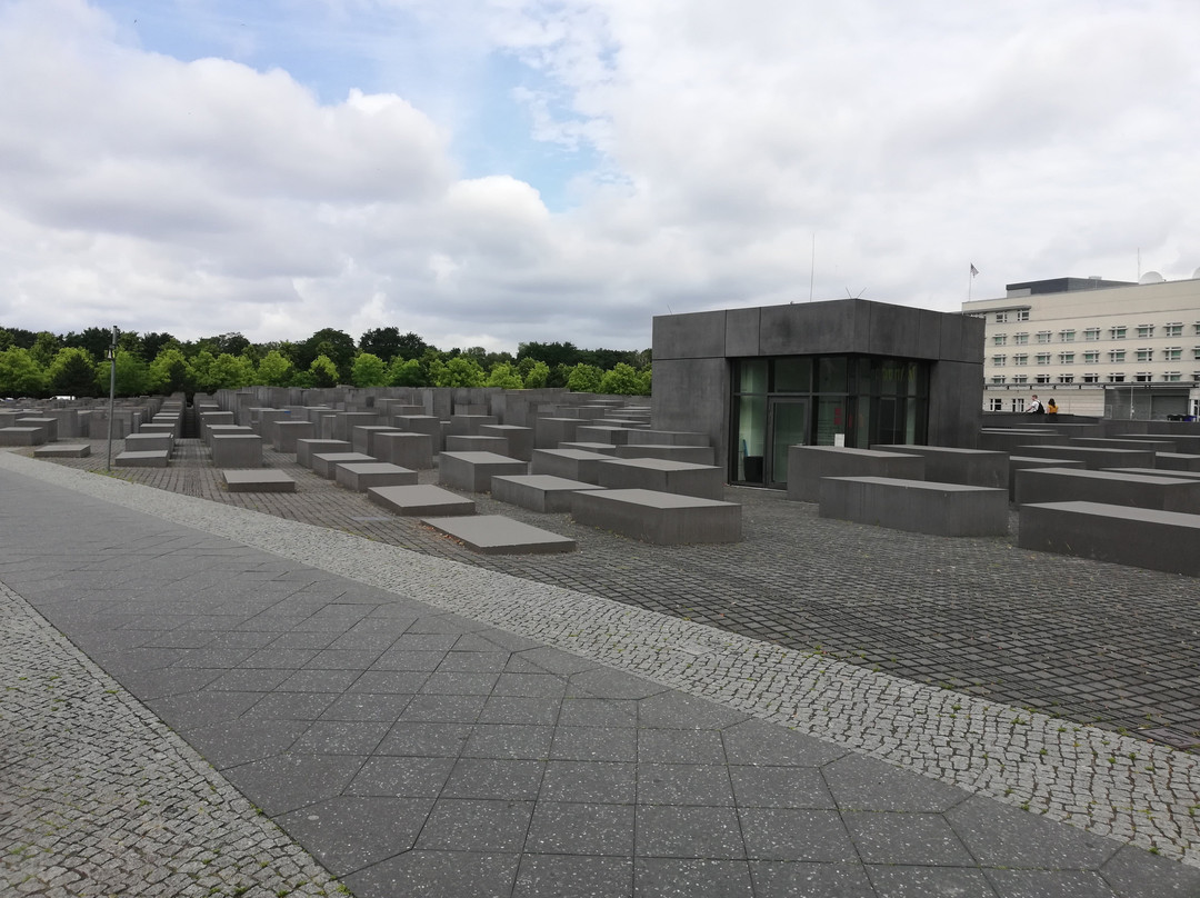 Sue Arns - Stadtfuehrungen in Berlin und Potsdam-柏林必去景点