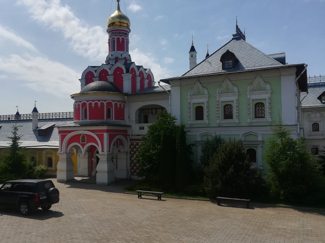 Svyatykh Tsarstvennykh Muchenikov i Starosterptsev Church景点图片