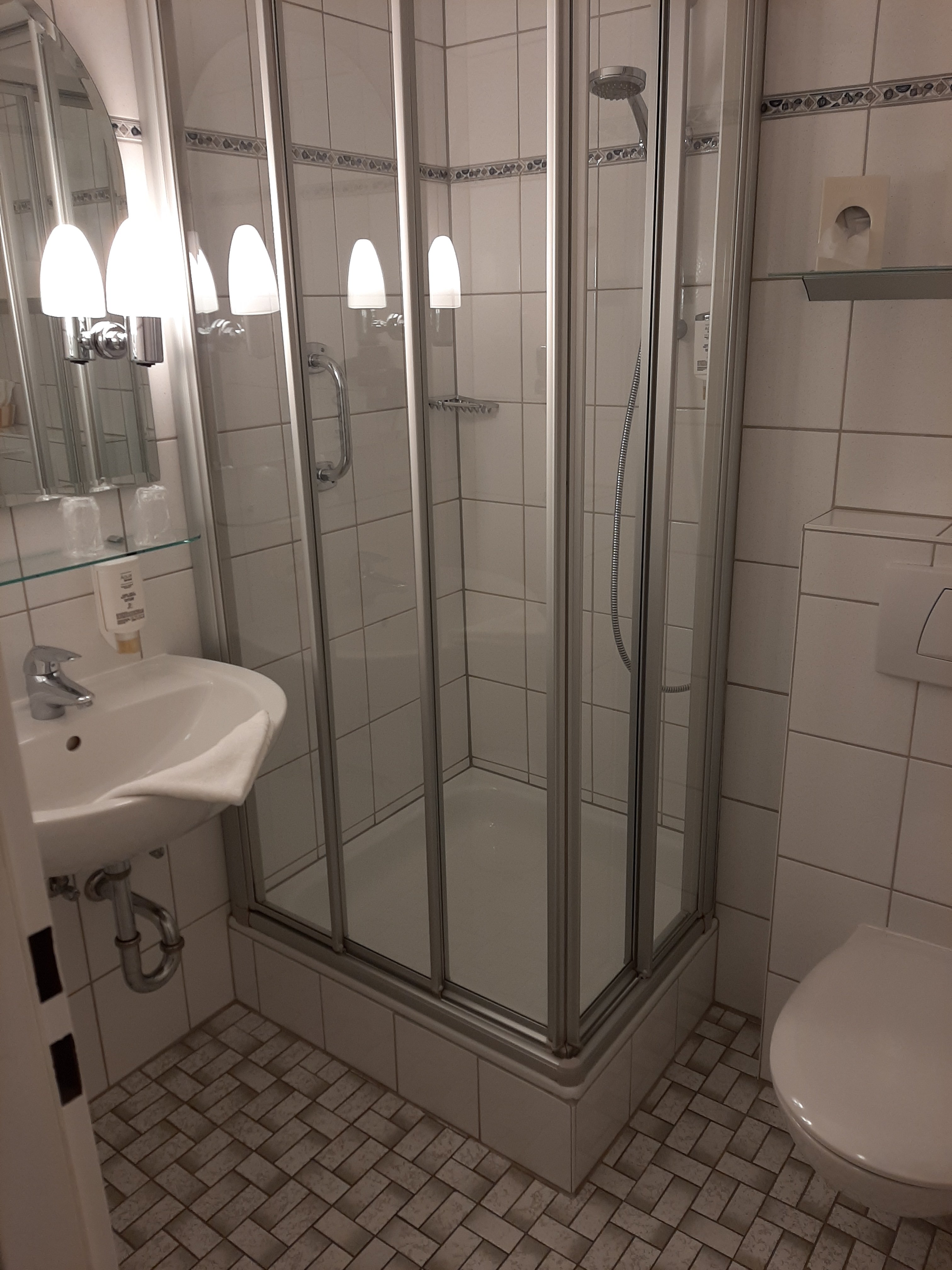 希彻勒阿尔特酒店-浴室