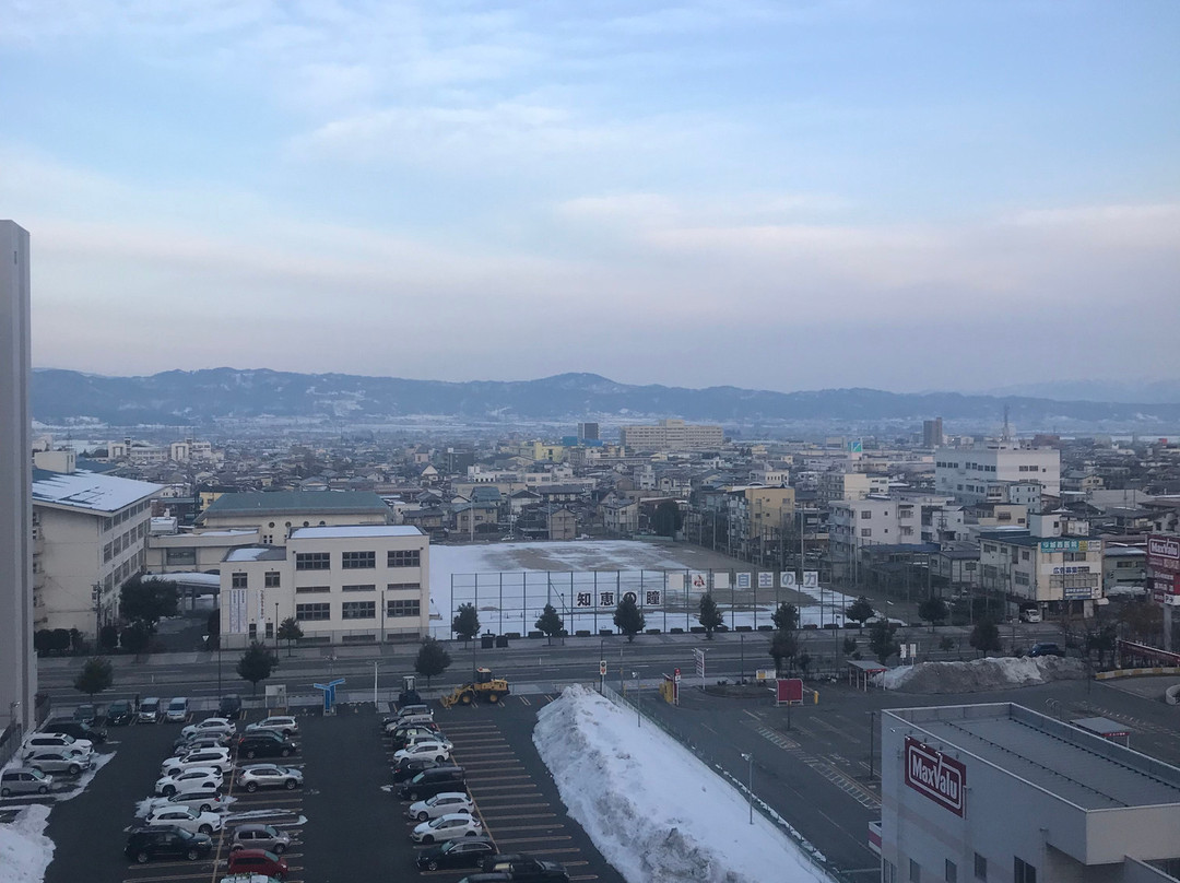 山形站前里士满酒店主图