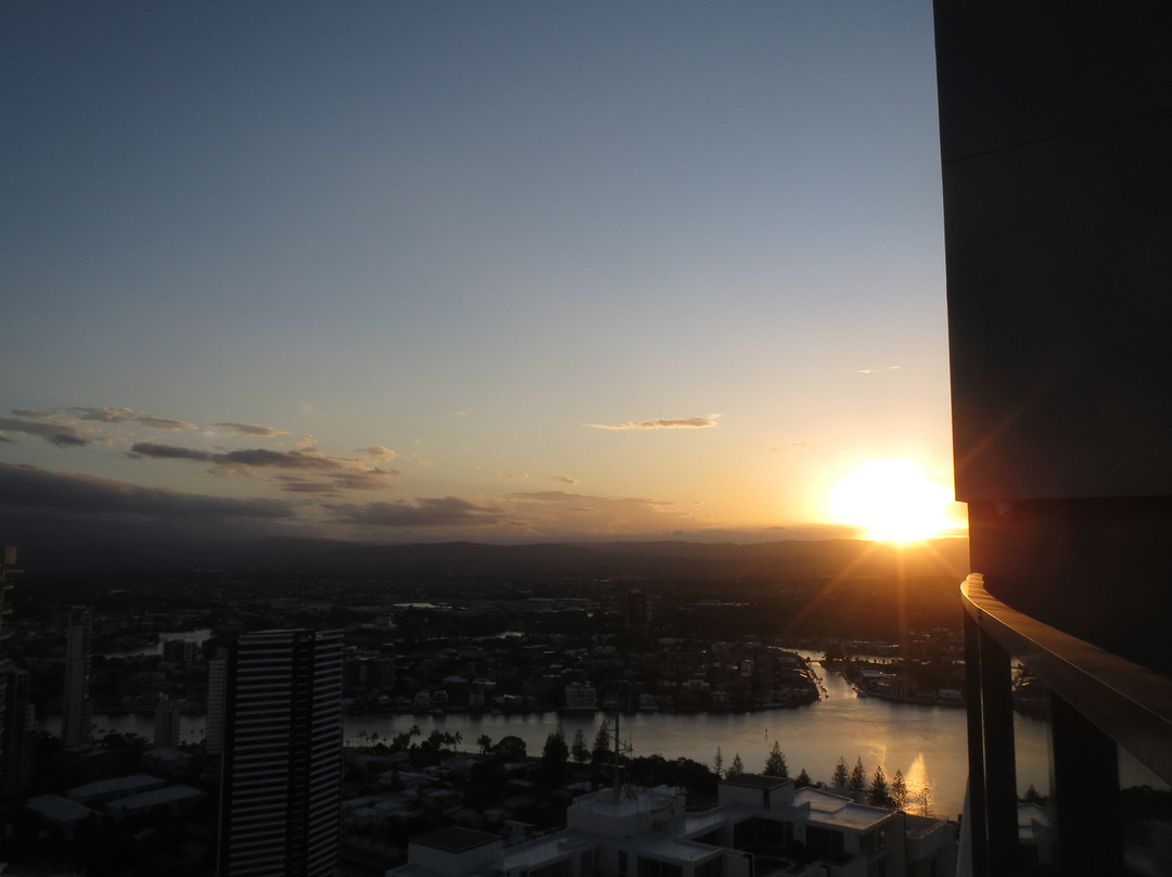 狂想曲度假酒店主图