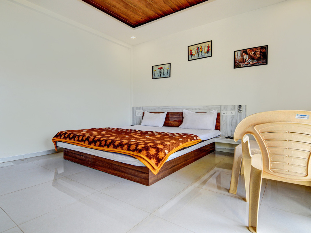 Aditya Hill View Inn主图