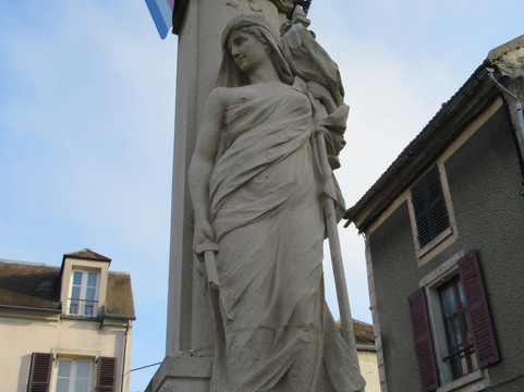 Monument communal-Cergy必去景点