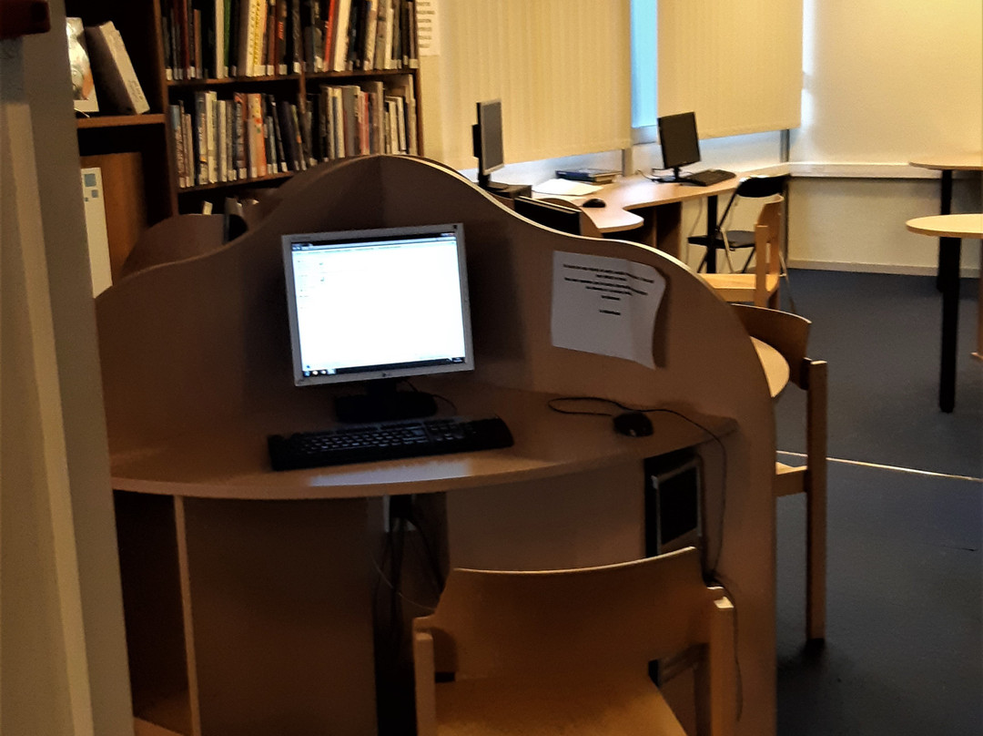 Bibliothèque Guy de Maupassant-讷伊普莱桑斯必去景点