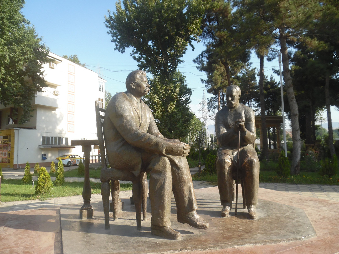 Monument to Sadriddin Aini and Maxim Gorky-杜尚别必去景点
