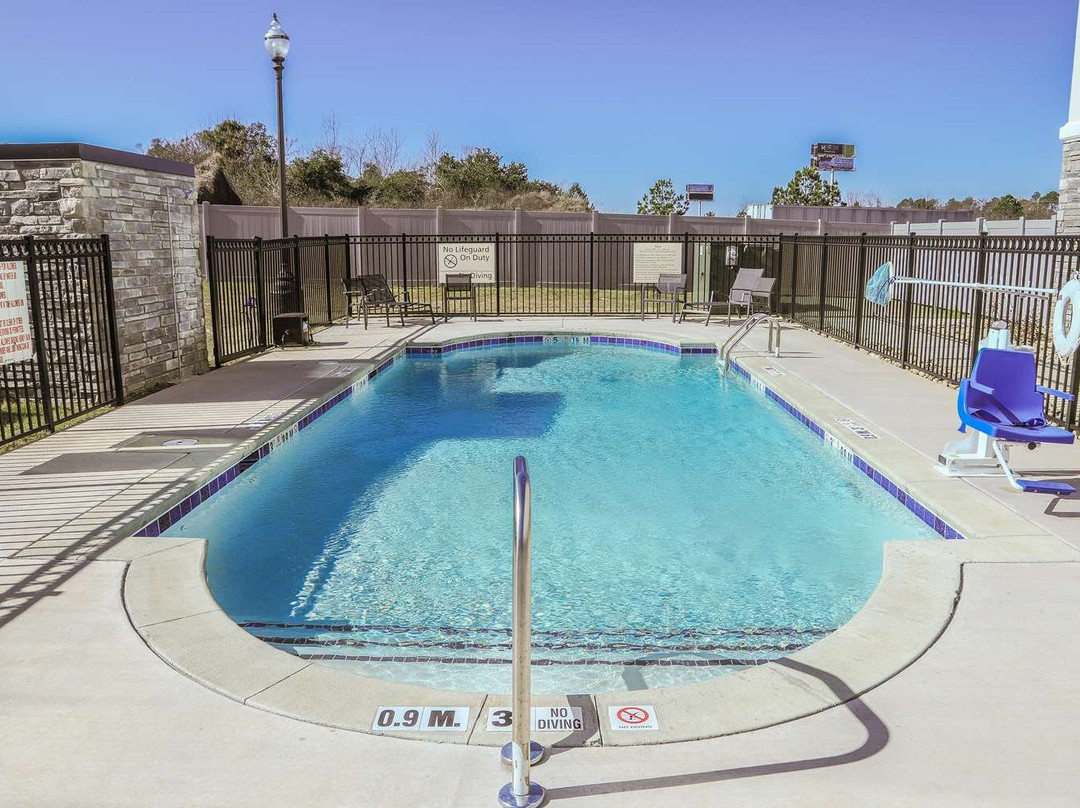 Hampton Inn & Suites Dublin主图
