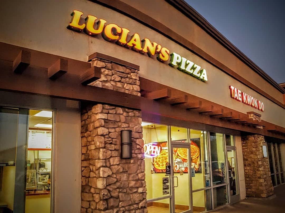 Lucian's Pizza