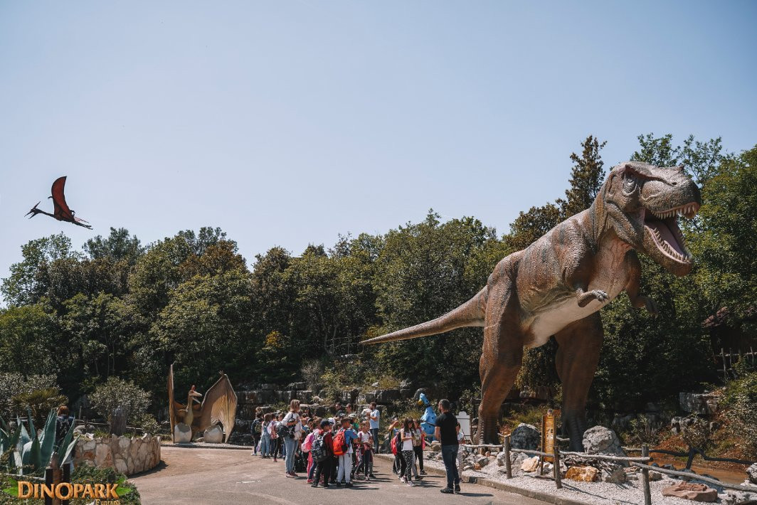 冯塔纳旅游景点-Dinopark Funtana