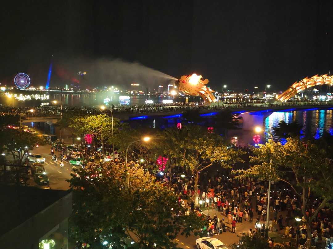 达南河畔酒店主图