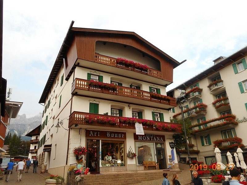 Hotel Montana主图