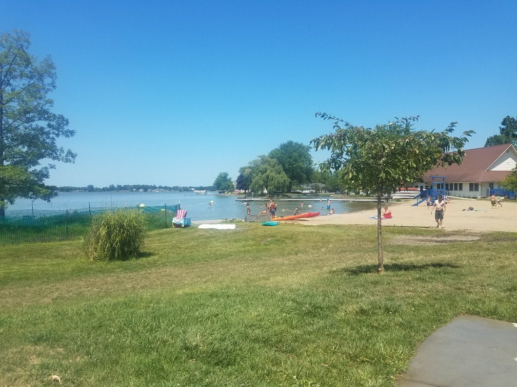 Winona Lakes Limitless Park and Splash Pad景点图片