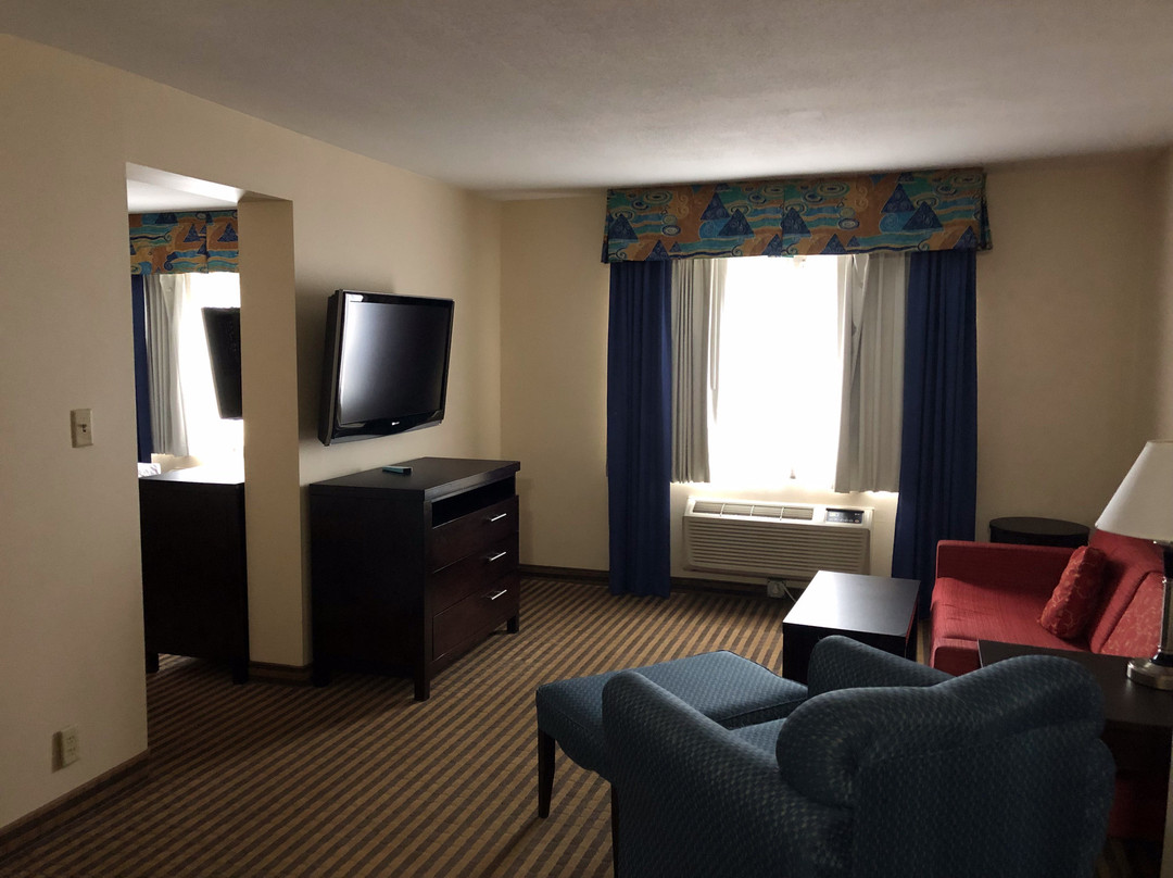 Portage Hotel & Suites主图