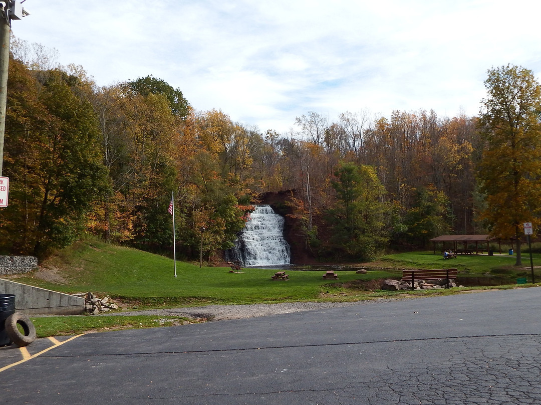 Holley Canal Falls景点图片