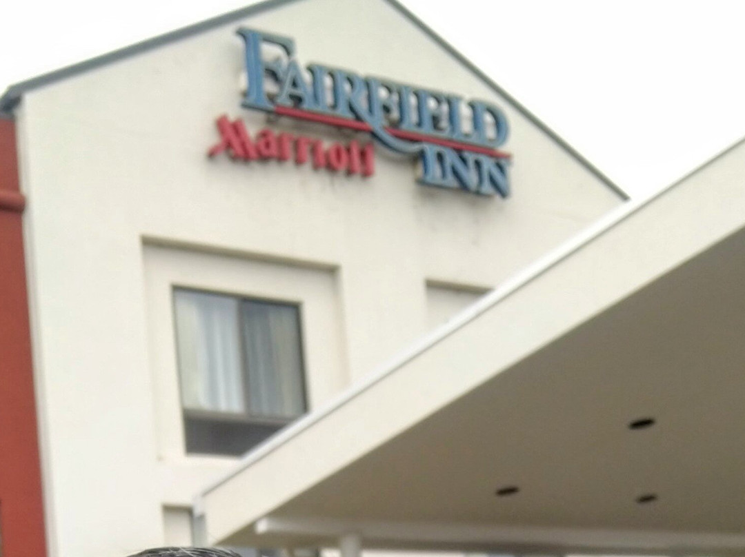 科宁河畔费尔菲尔德客栈主图