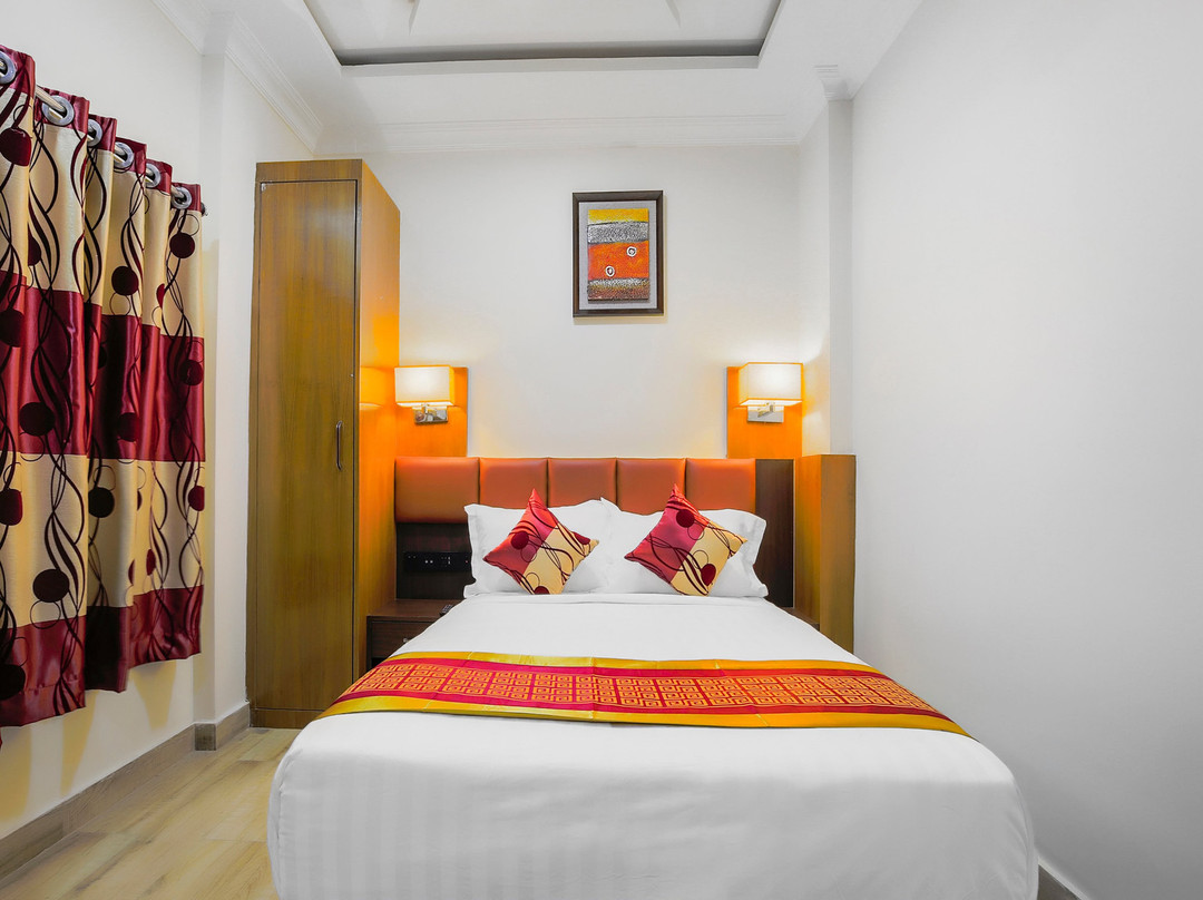 OYO 435 观光客内宫殿酒店主图
