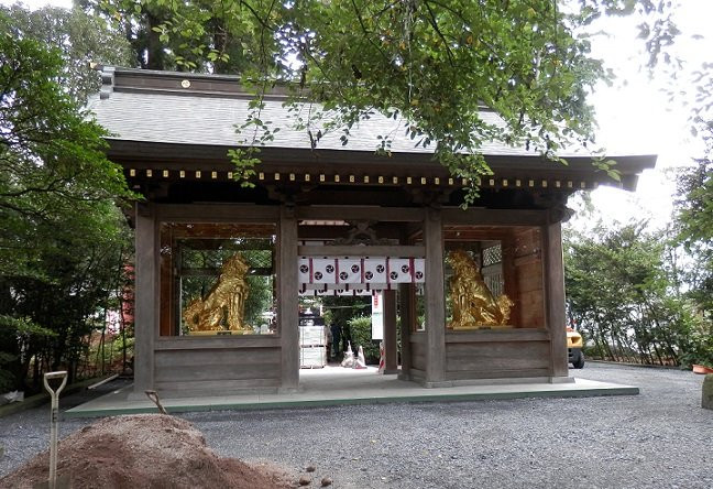 Yasuzumi Shrine景点图片