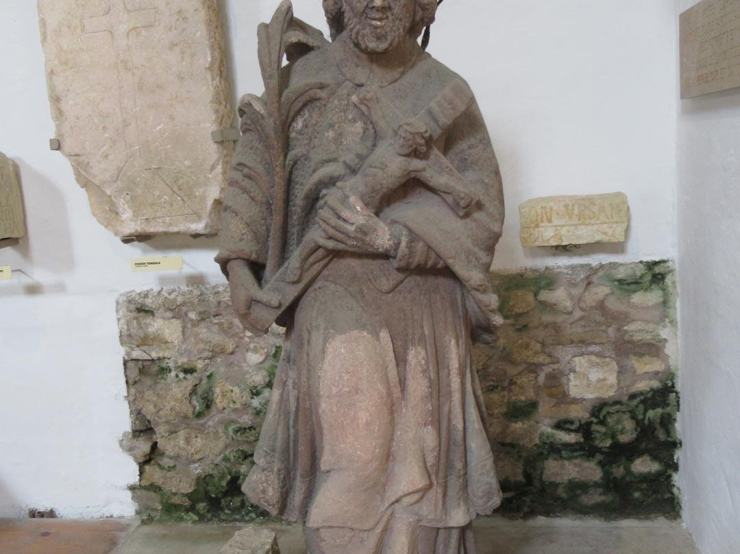 Musée lapidaire-Saint-Ursanne必去景点