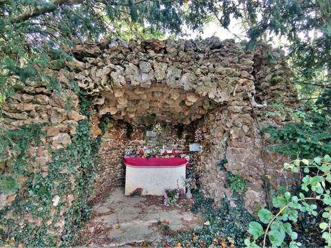 Grotte De Amberre, Lieu De Pèlerinage