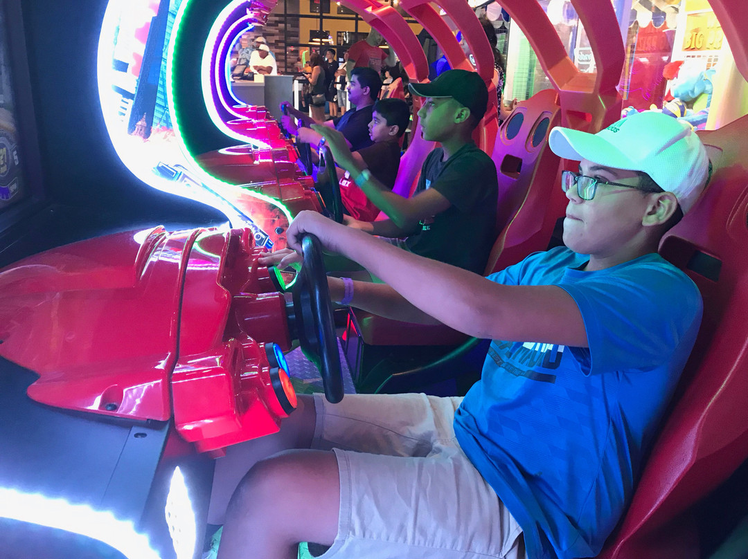 Main Event Entertainment-纽瓦克必去景点