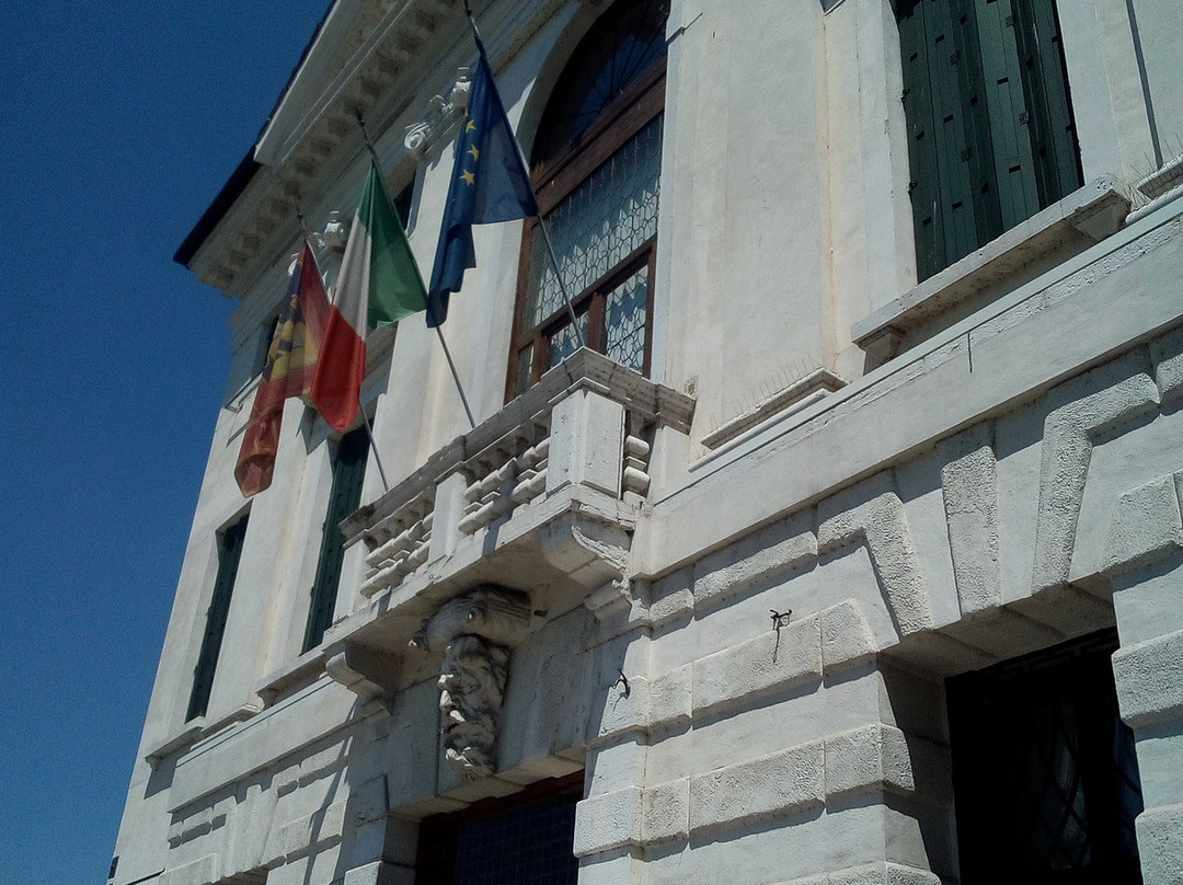 Palazzo Giacomelli-特雷维索必去景点