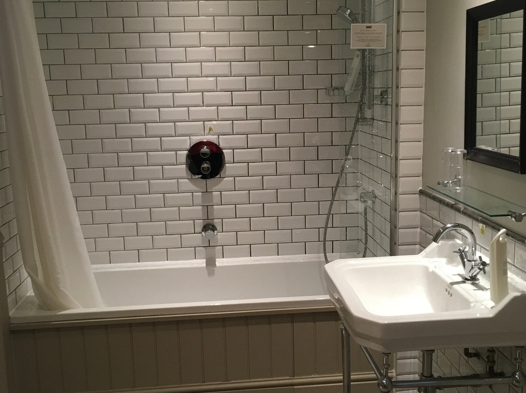 Cedars Inn Hotel主图