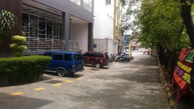 Ayola First Point Hotel Pekanbaru-浴室
