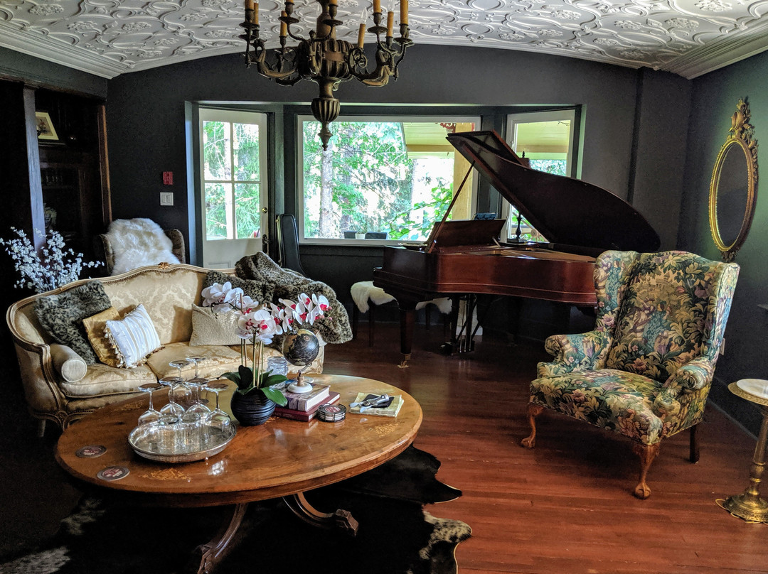 Marifield Manor B&B主图