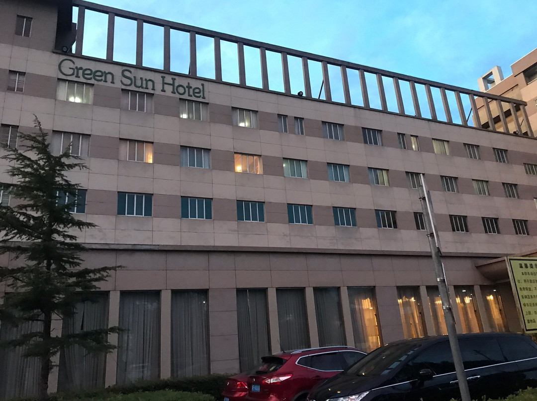 绿阳大饭店主图